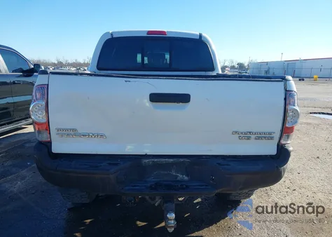 2013 Toyota Tacoma Prerunner V6 z USA, uszkodzony, nr VIN 5TFJU4GN5DX040153